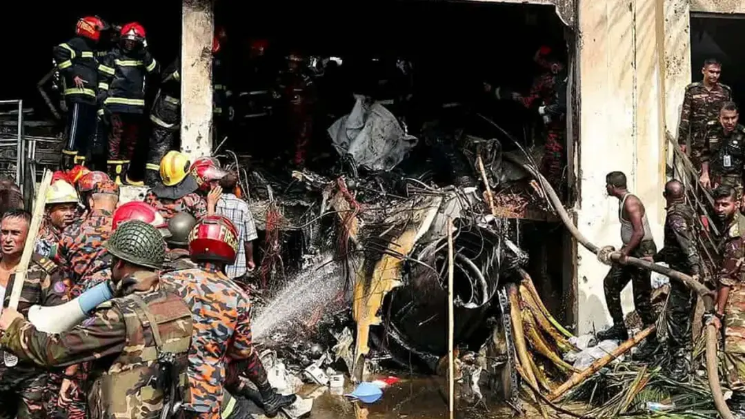মাইলস্টোন ট্র্যাজেডি : ড. ইউনূসসহ ১৬ জনের বিরুদ্ধে মামলার আবেদন
